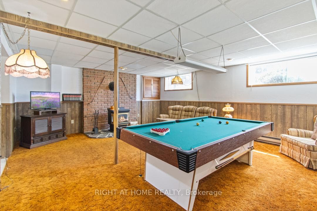 169 William Roe Boulevard photo 27