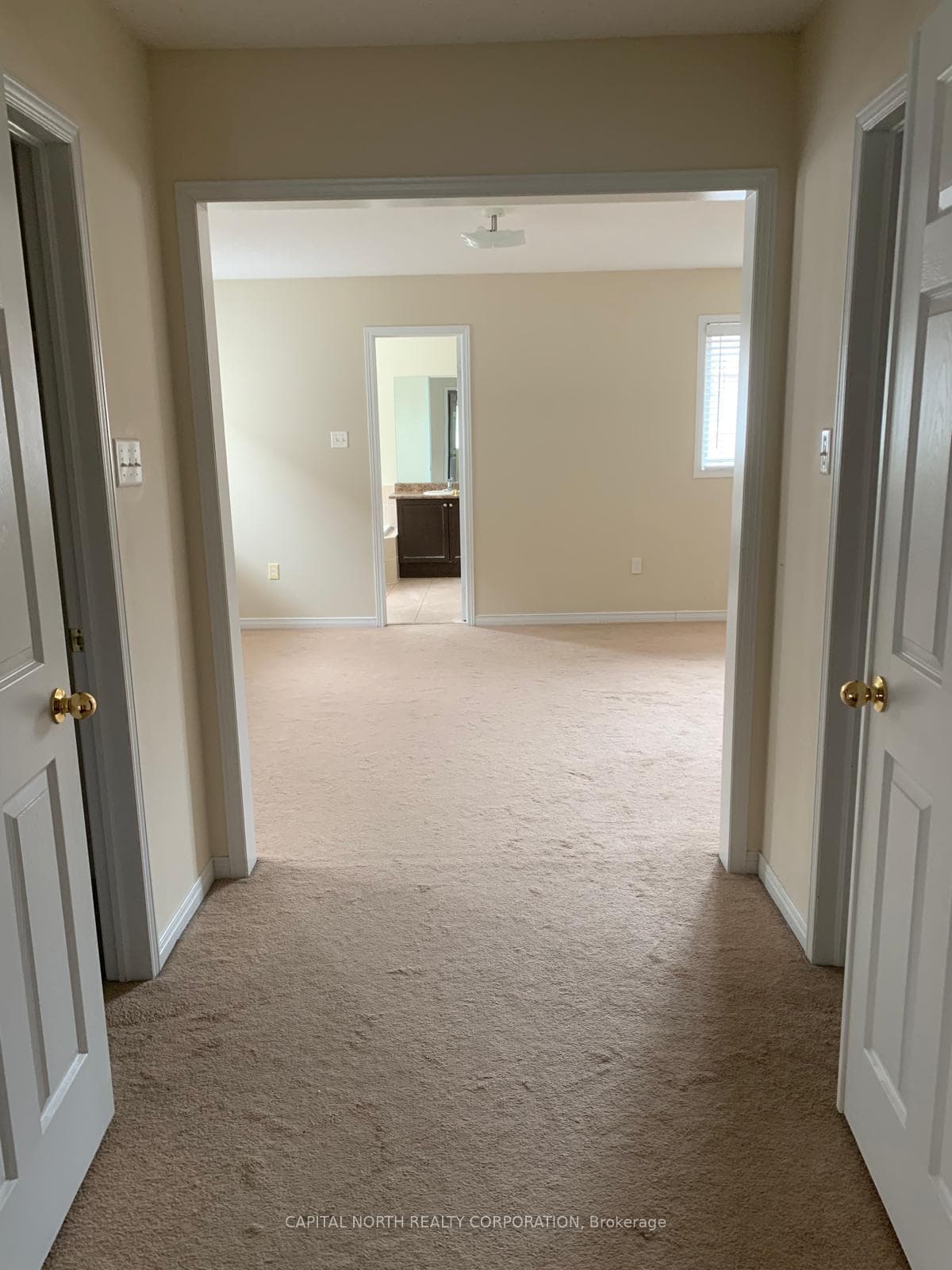 46 Laramie Crescent photo 4
