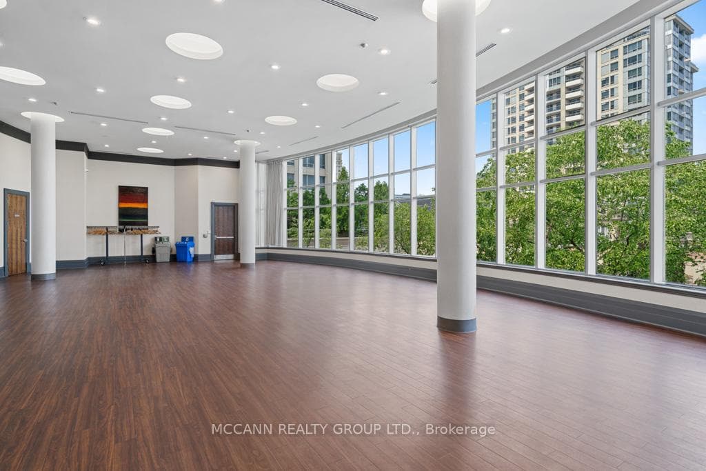 3 Rean Drive Unit 1807 photo 42
