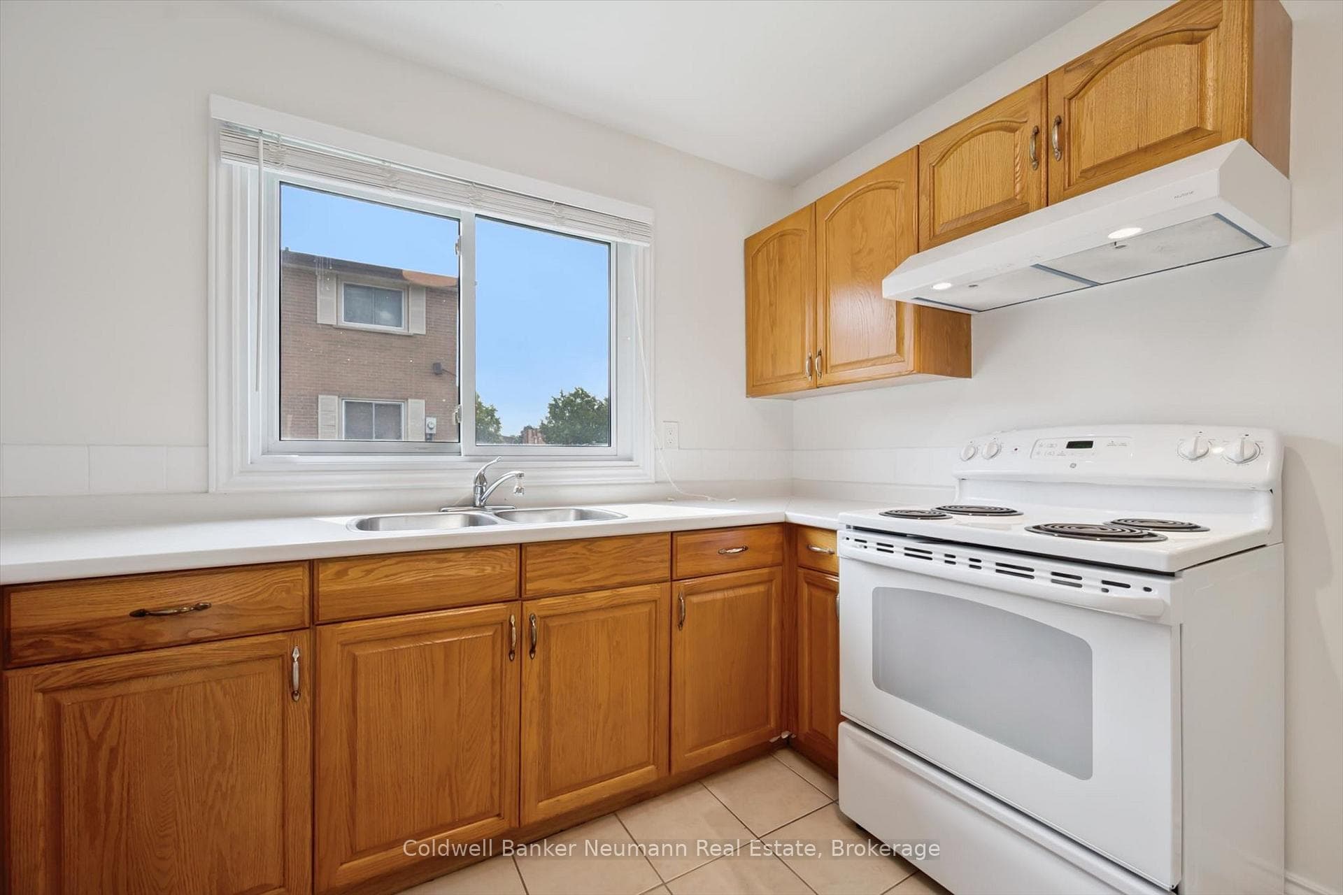 427 Victoria Road Unit C-22 photo 18