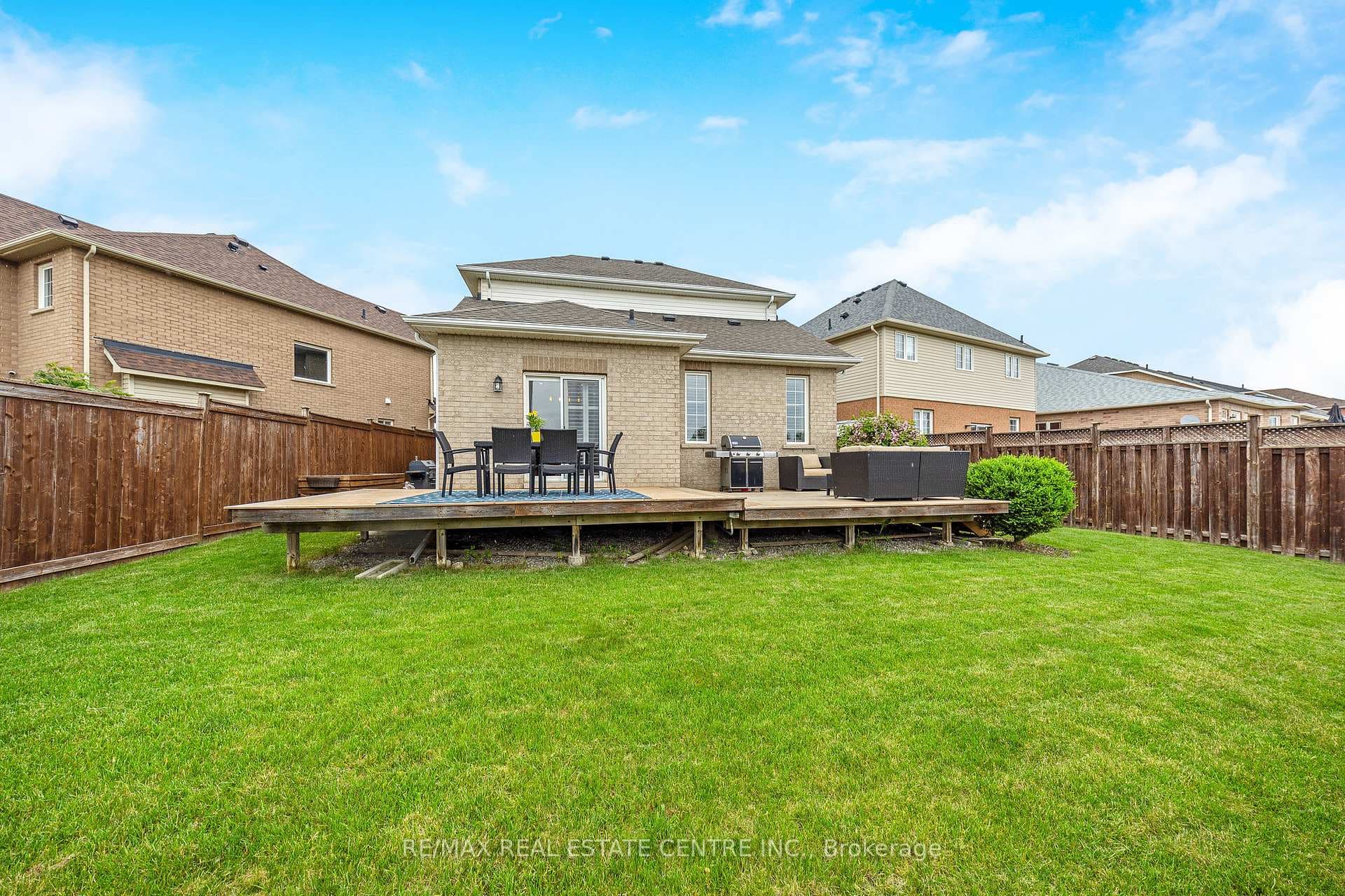 1035 Donnelly Street photo 38