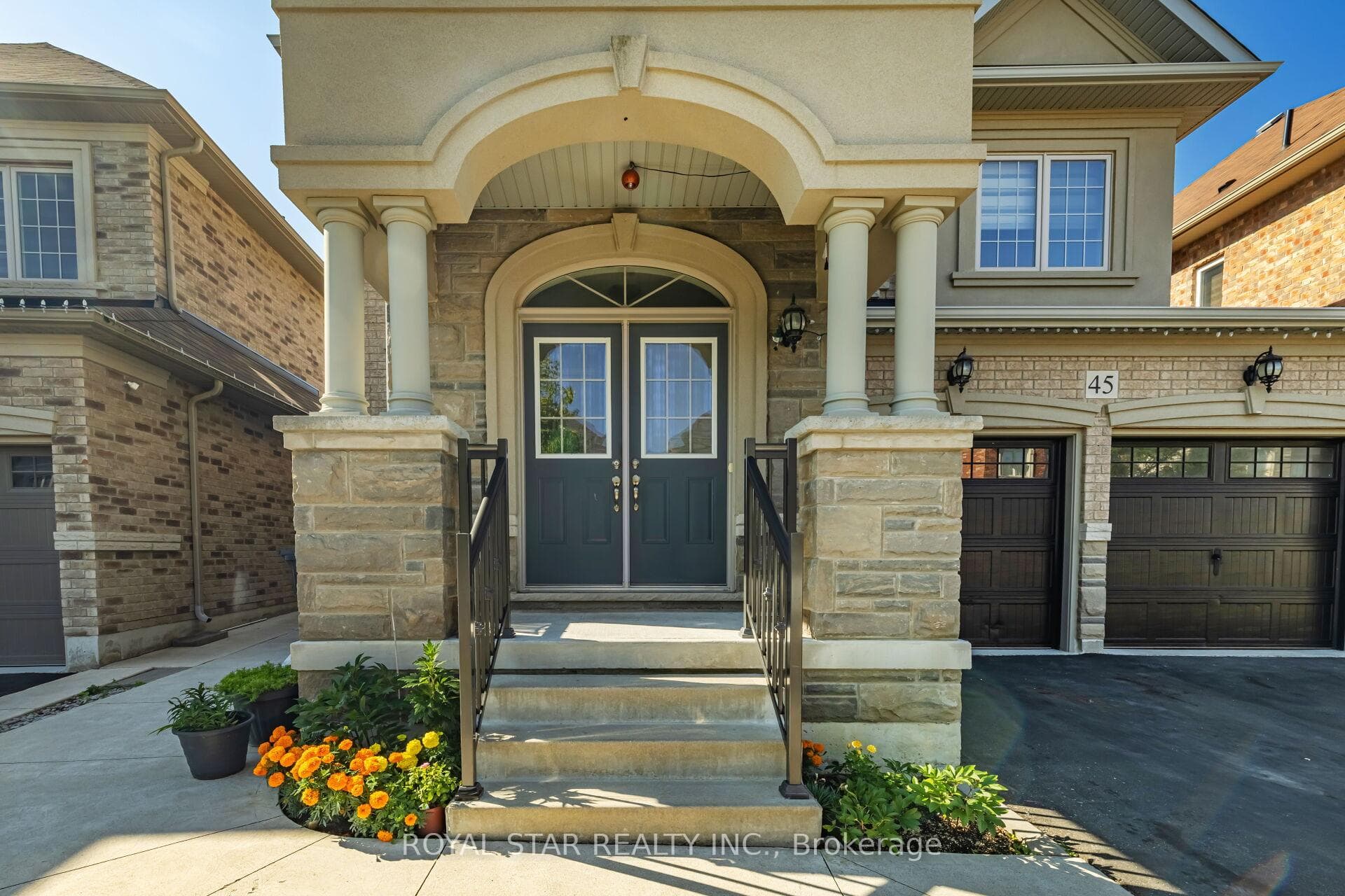 45 Bucksaw Street photo 3