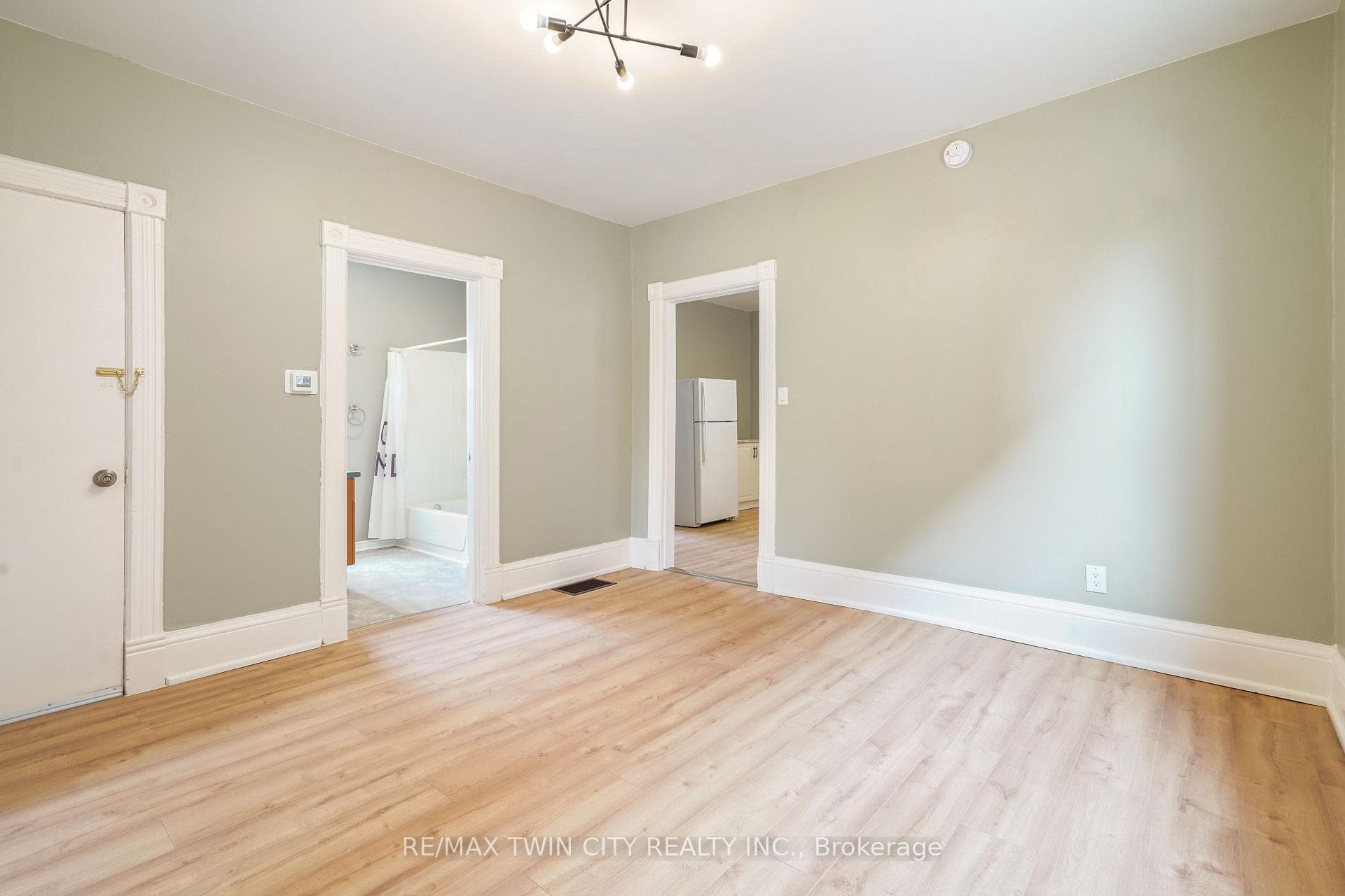 198 Sheridan Street photo 8