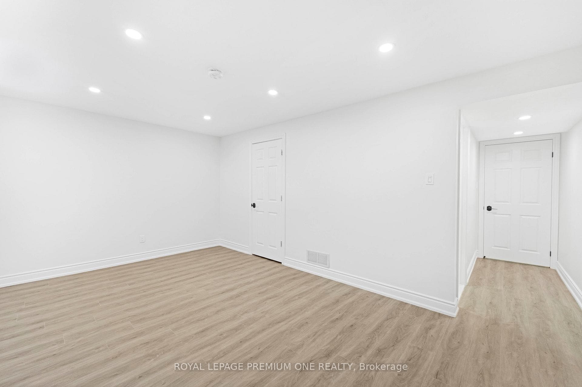 8 Madeleine Street photo 36