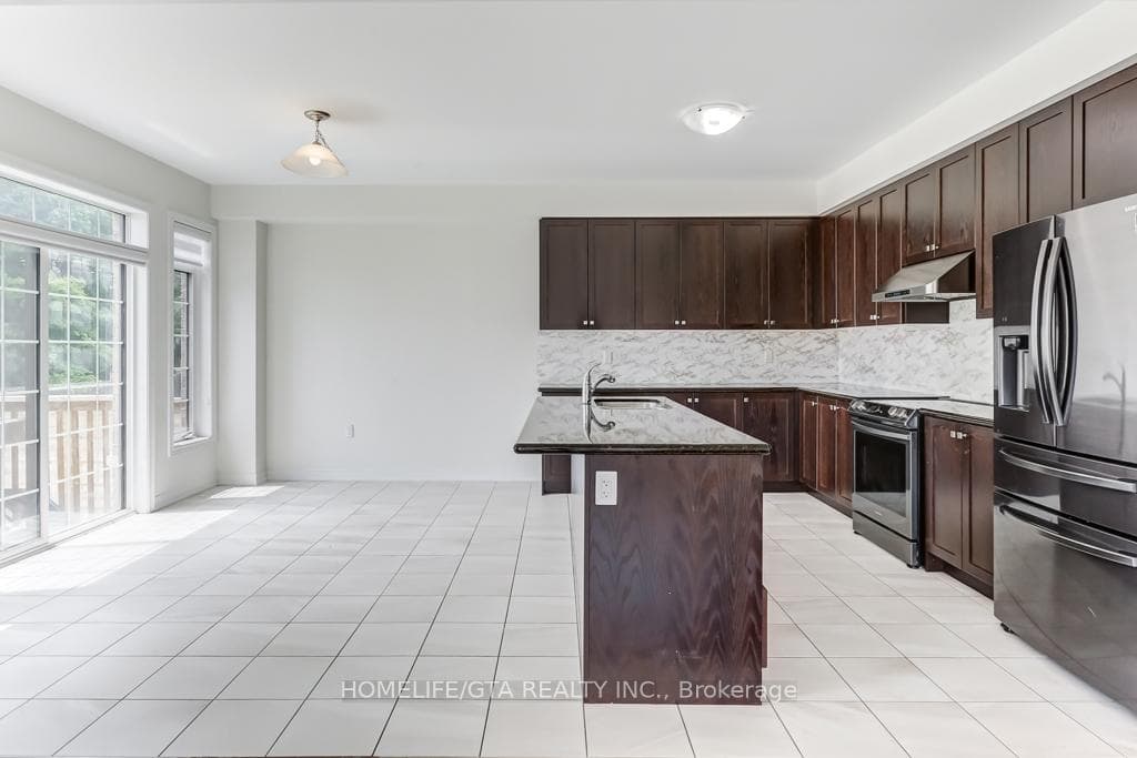 48 Boone Crescent photo 16