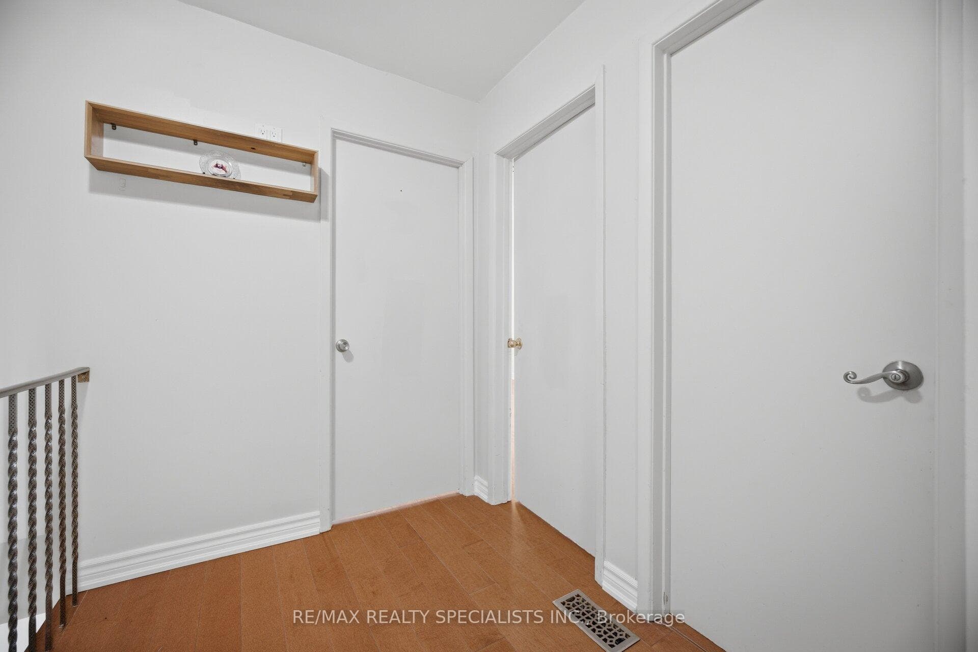 701 Burnhamthorpe Road Unit 106 photo 30