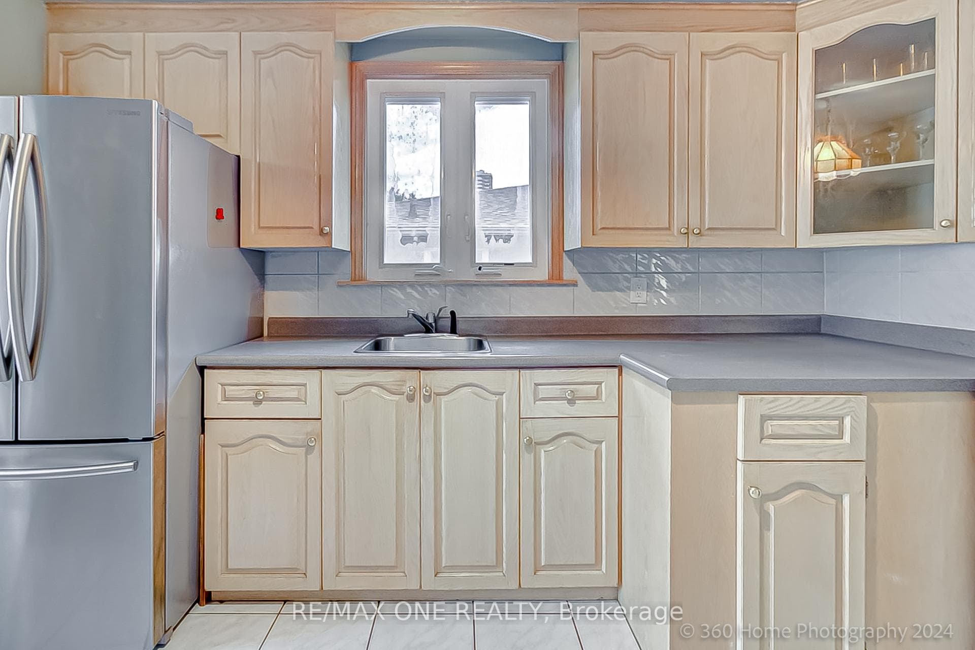 70 NEAMES Crescent photo 12