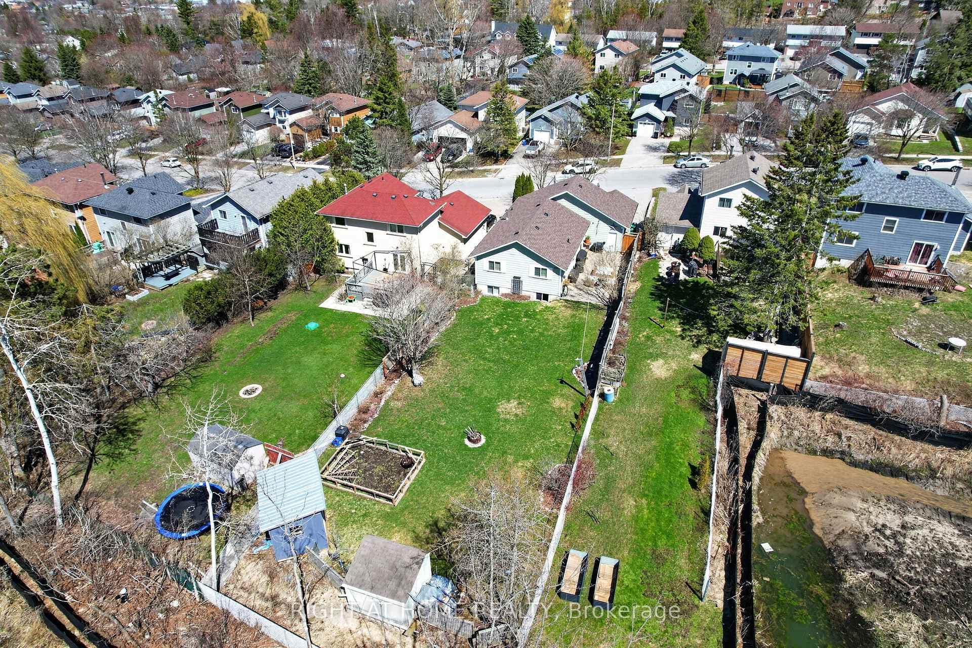 12 ELIZABETH Street photo 36