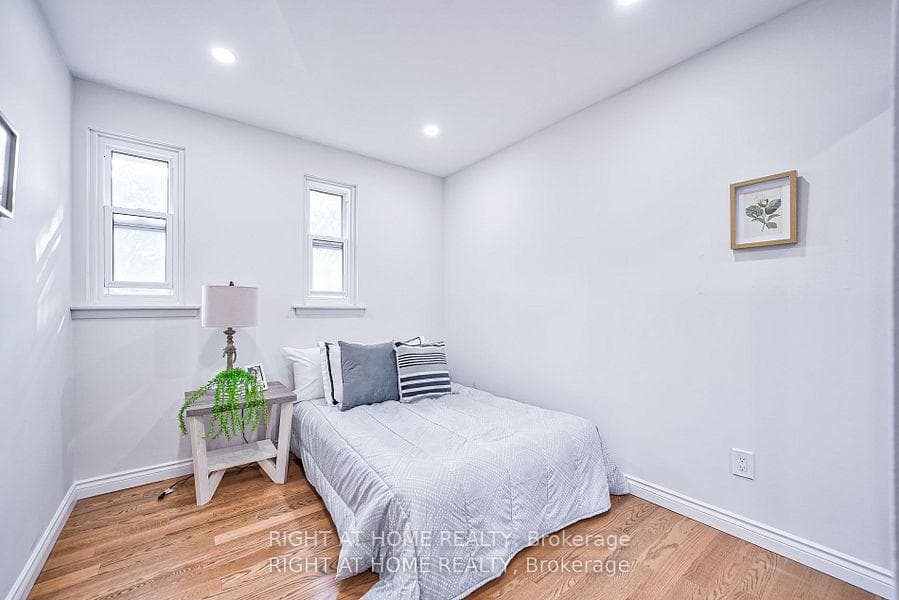2075 Warden Avenue Unit 04 photo 17