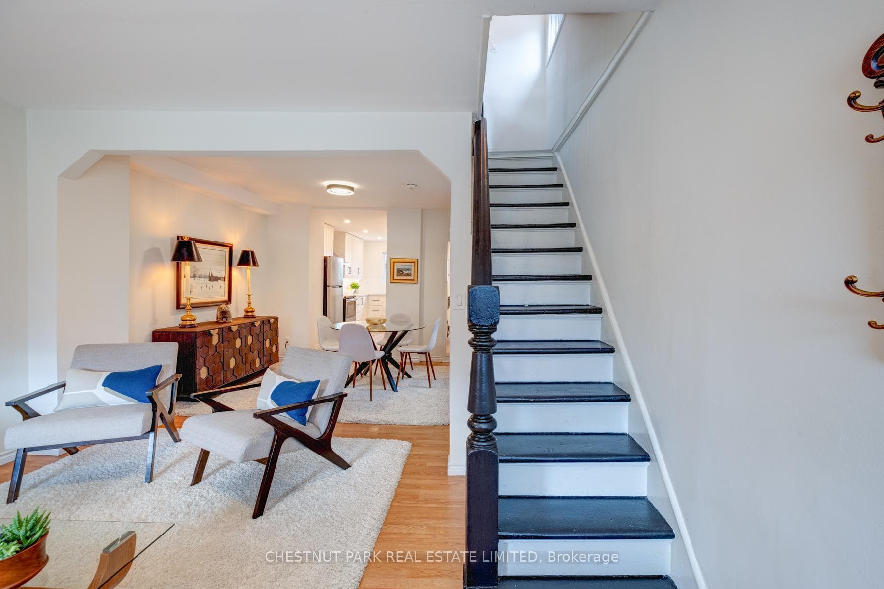 74 Earlsdale Avenue photo 2