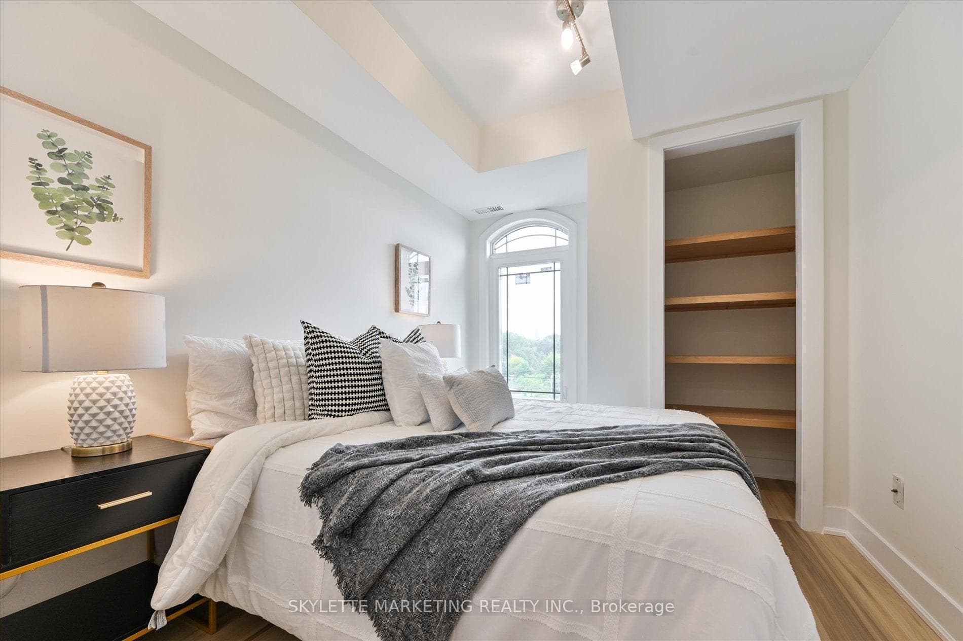 118 Finch Avenue Unit 8 photo 24