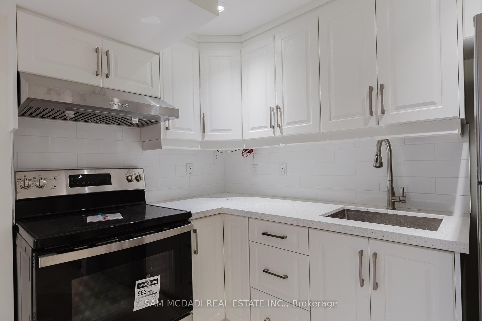 5489 Festival Drive photo 10