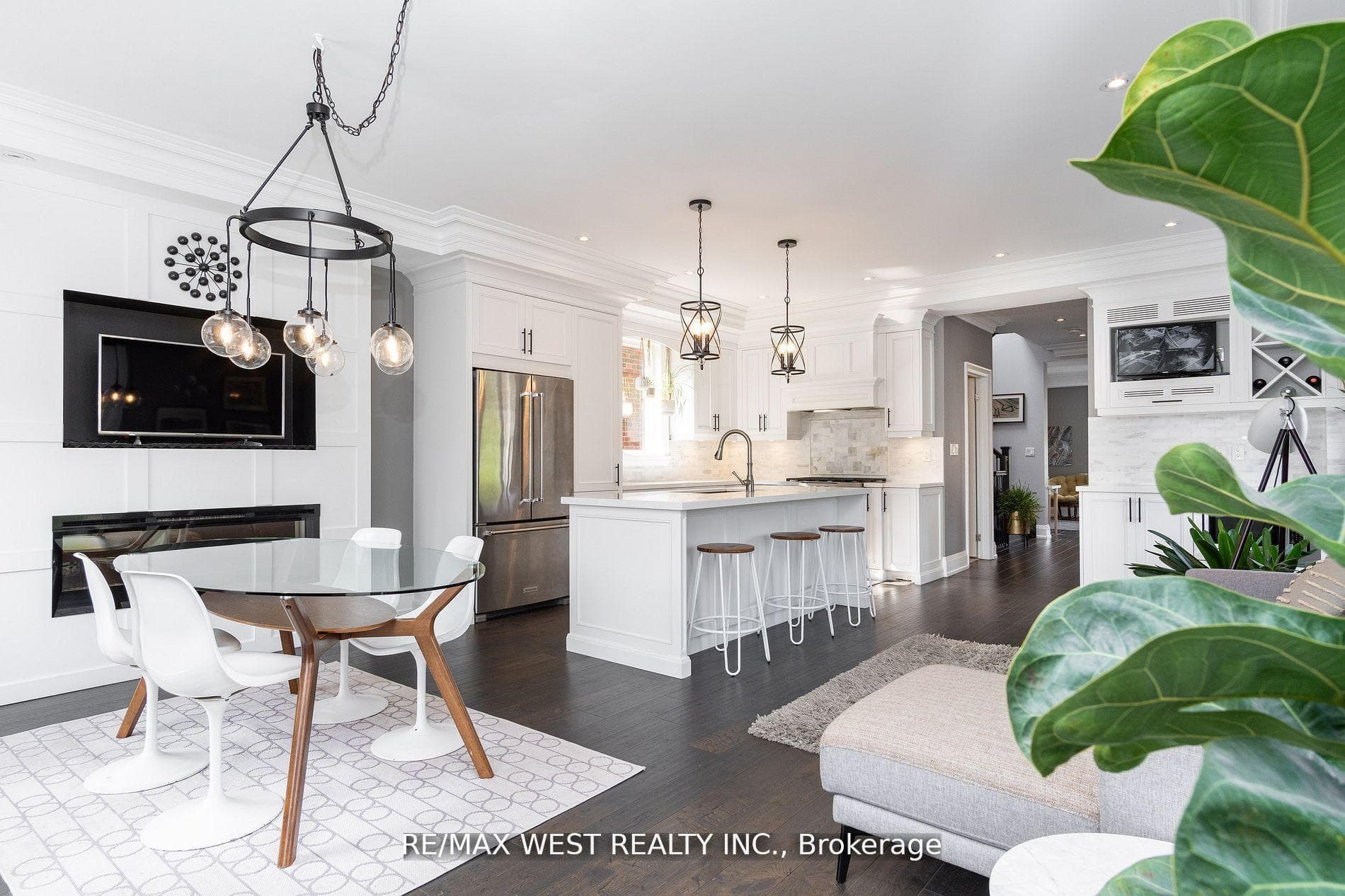 1 Rowan Avenue photo 12
