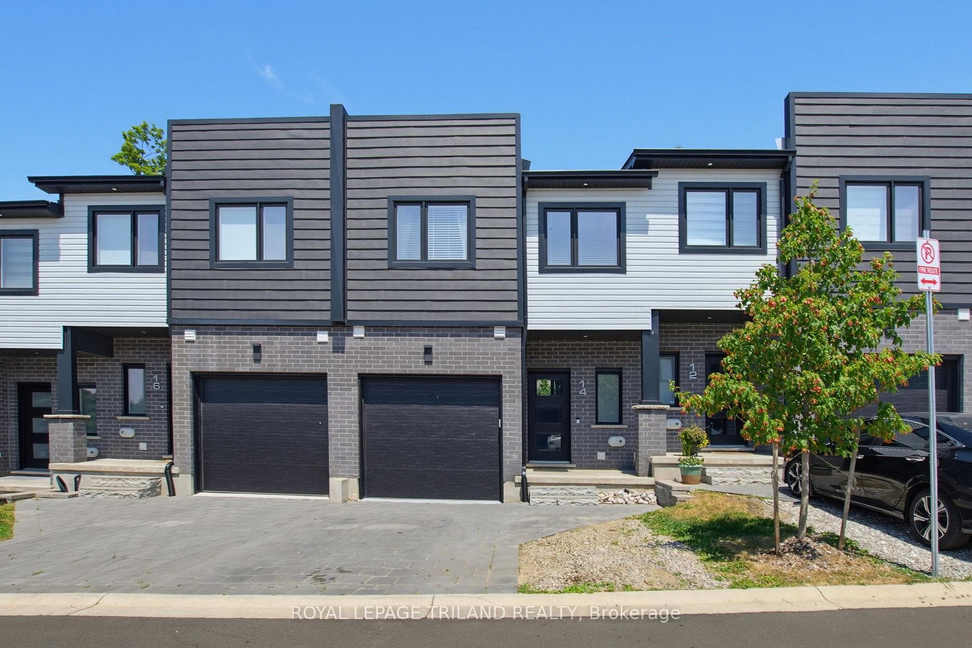 3557 Colonel Talbot Road Unit 14 photo 1