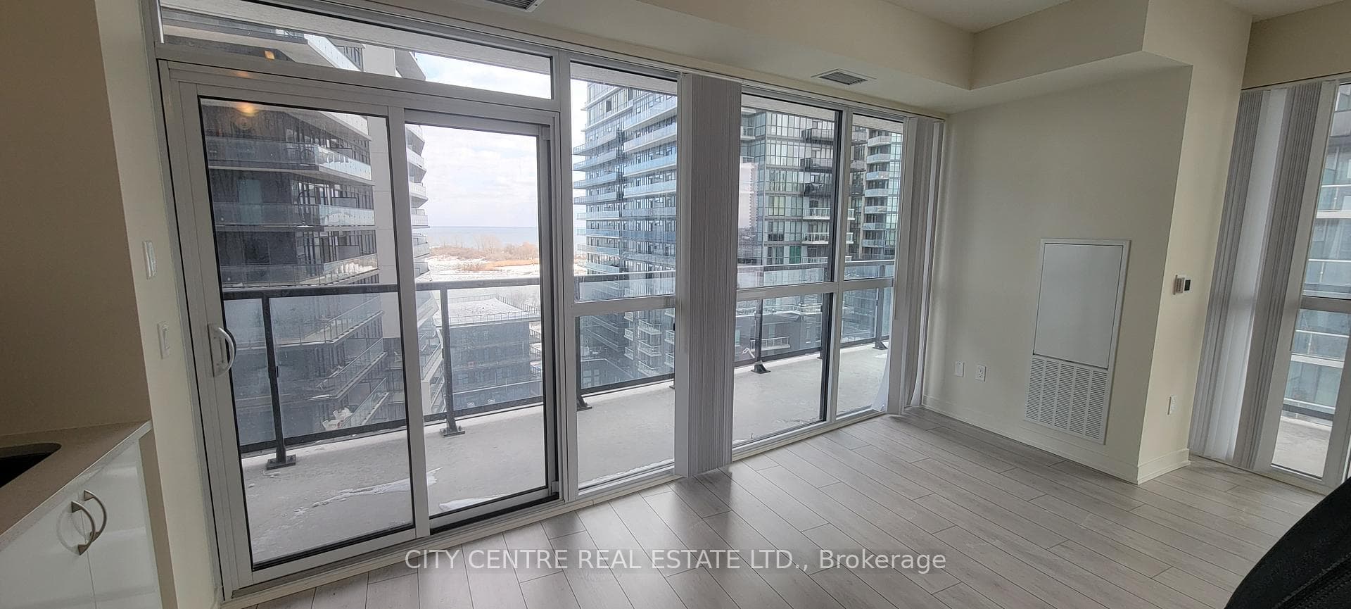 38 Annie Craig Drive Unit 905 photo 7