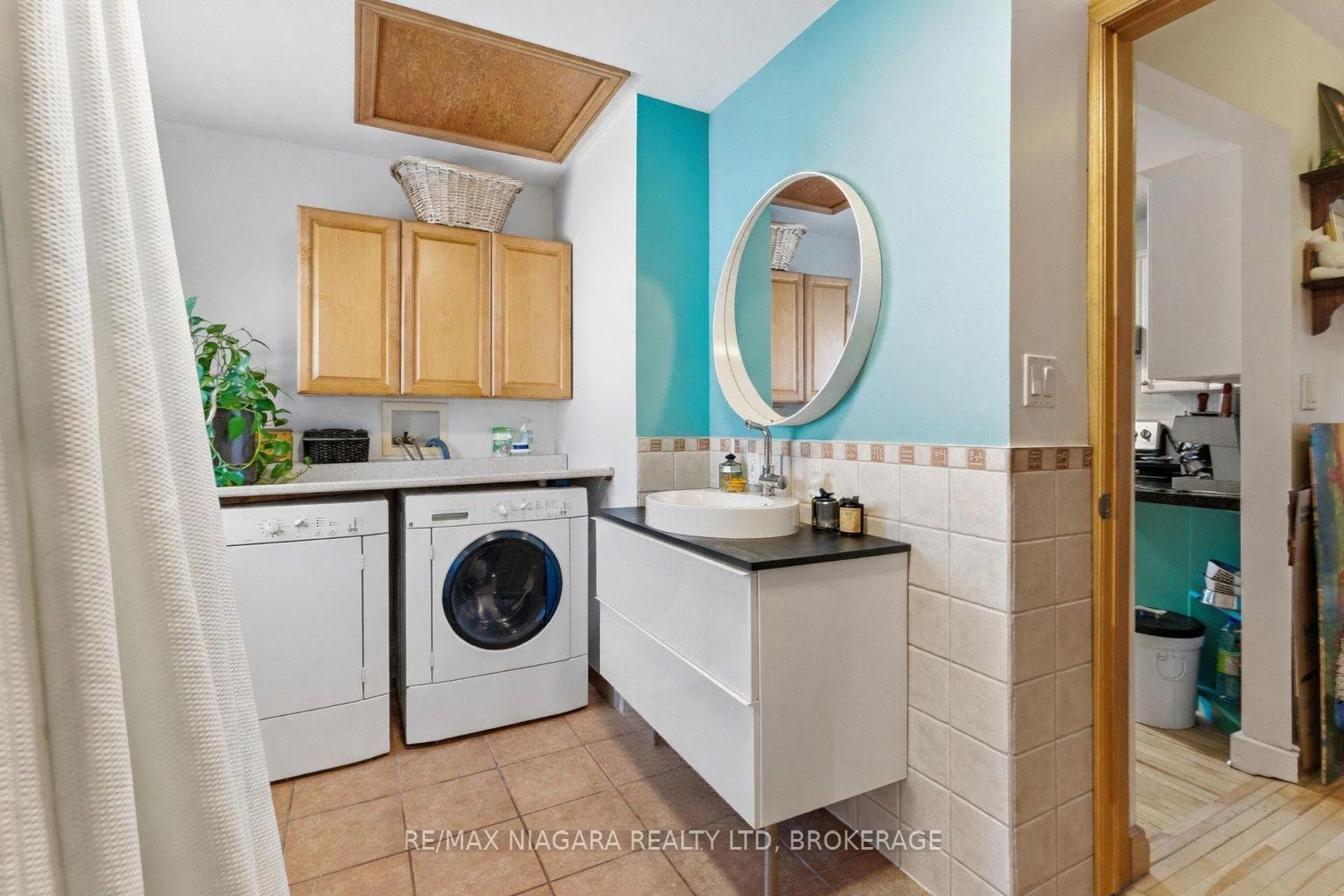 Main floor laundry!