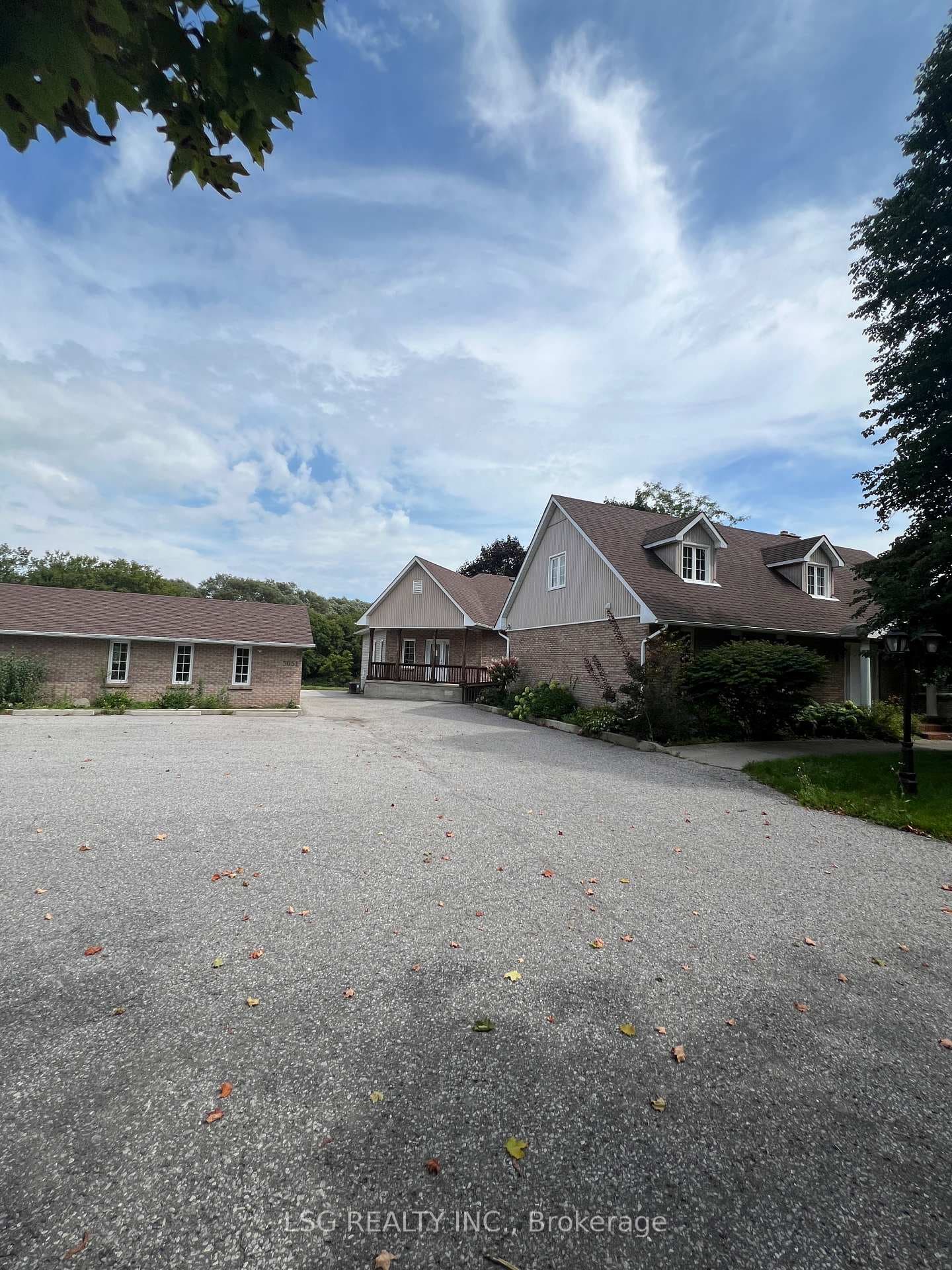 3051 Courtice Road photo 4