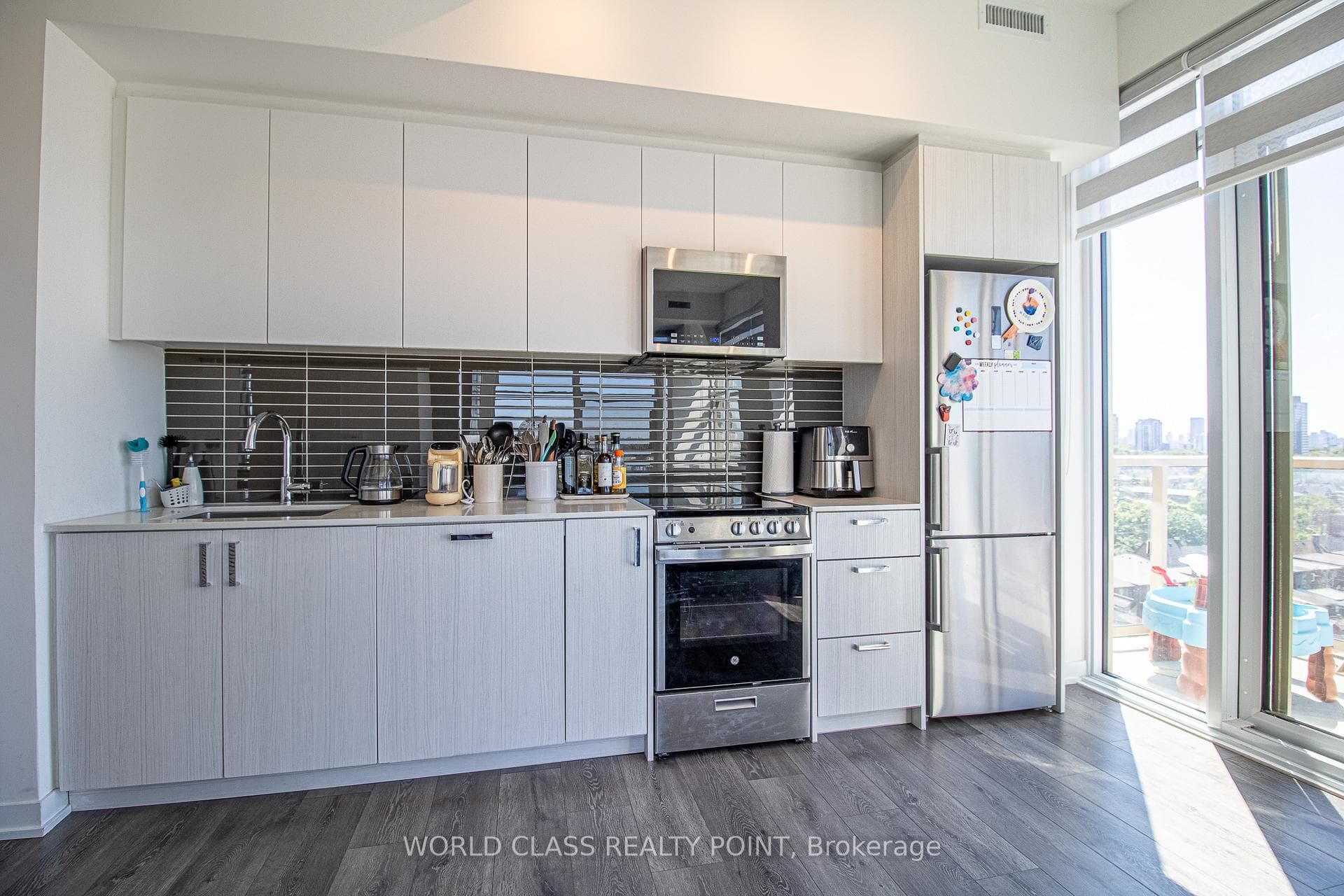 1787 St. Clair Avenue Unit 906 photo 6