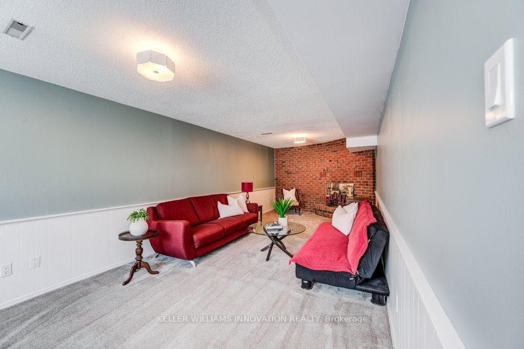 275 Salisbury Avenue photo 8