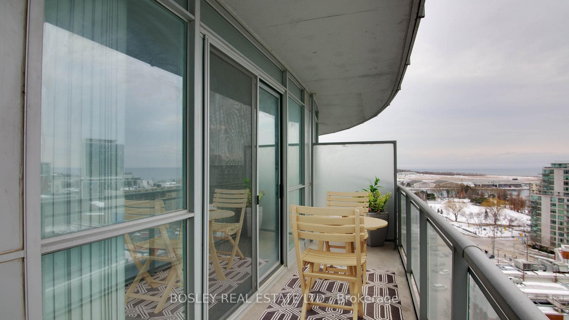38 Dan Leckie Way Unit 1802 photo 12