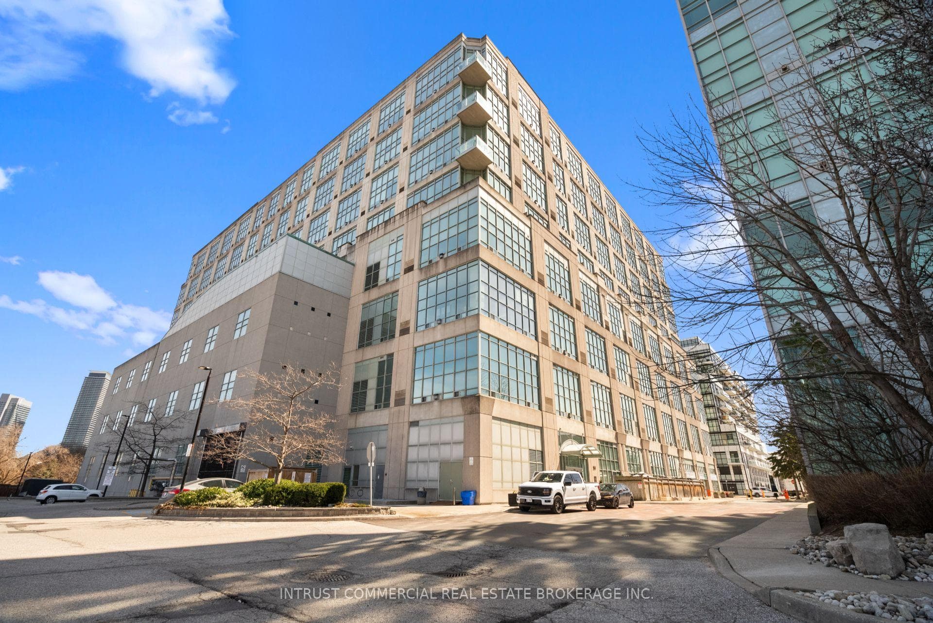 250 Manitoba Street Unit 627 photo 1