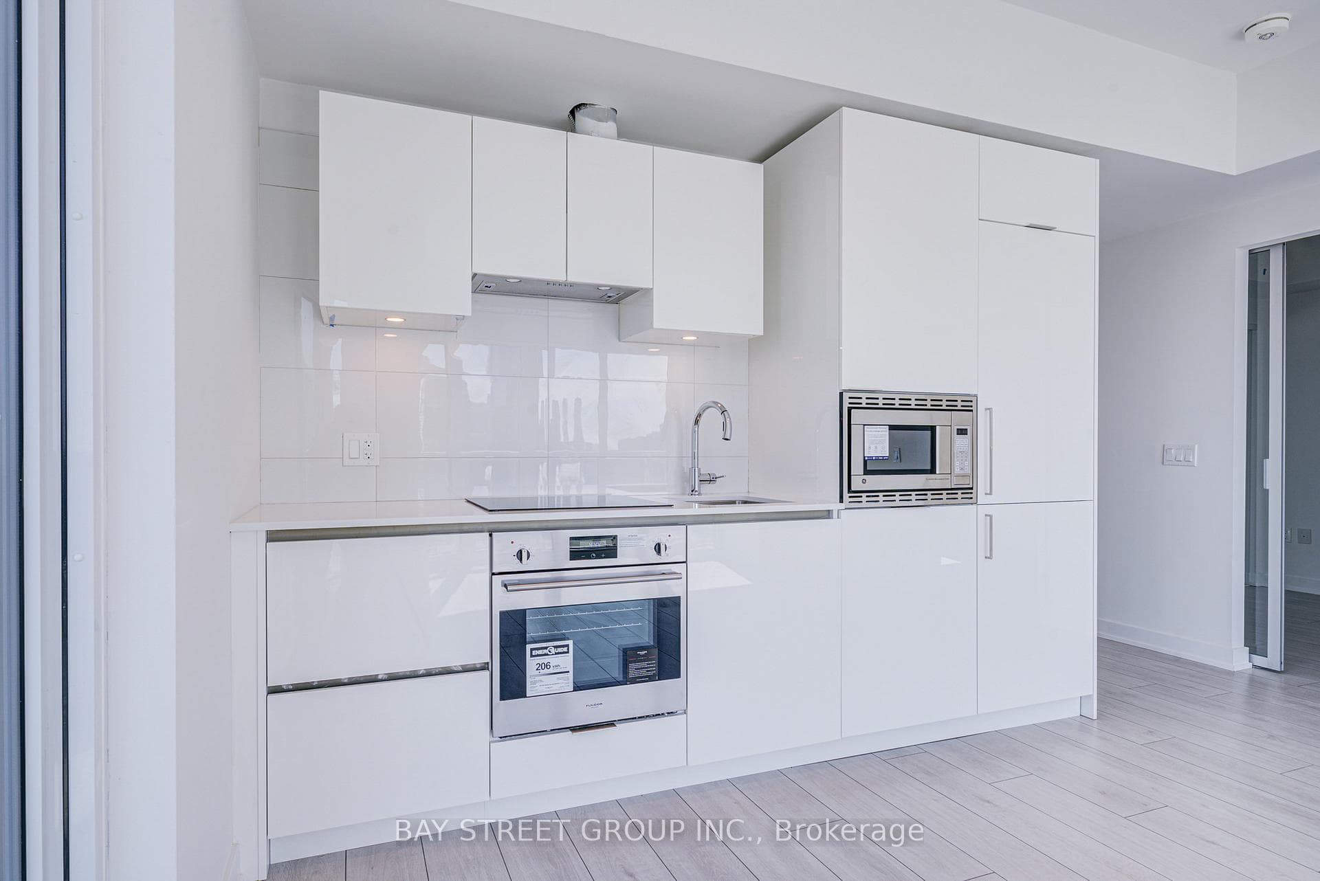 230 Simcoe Street Unit 3418 photo 12