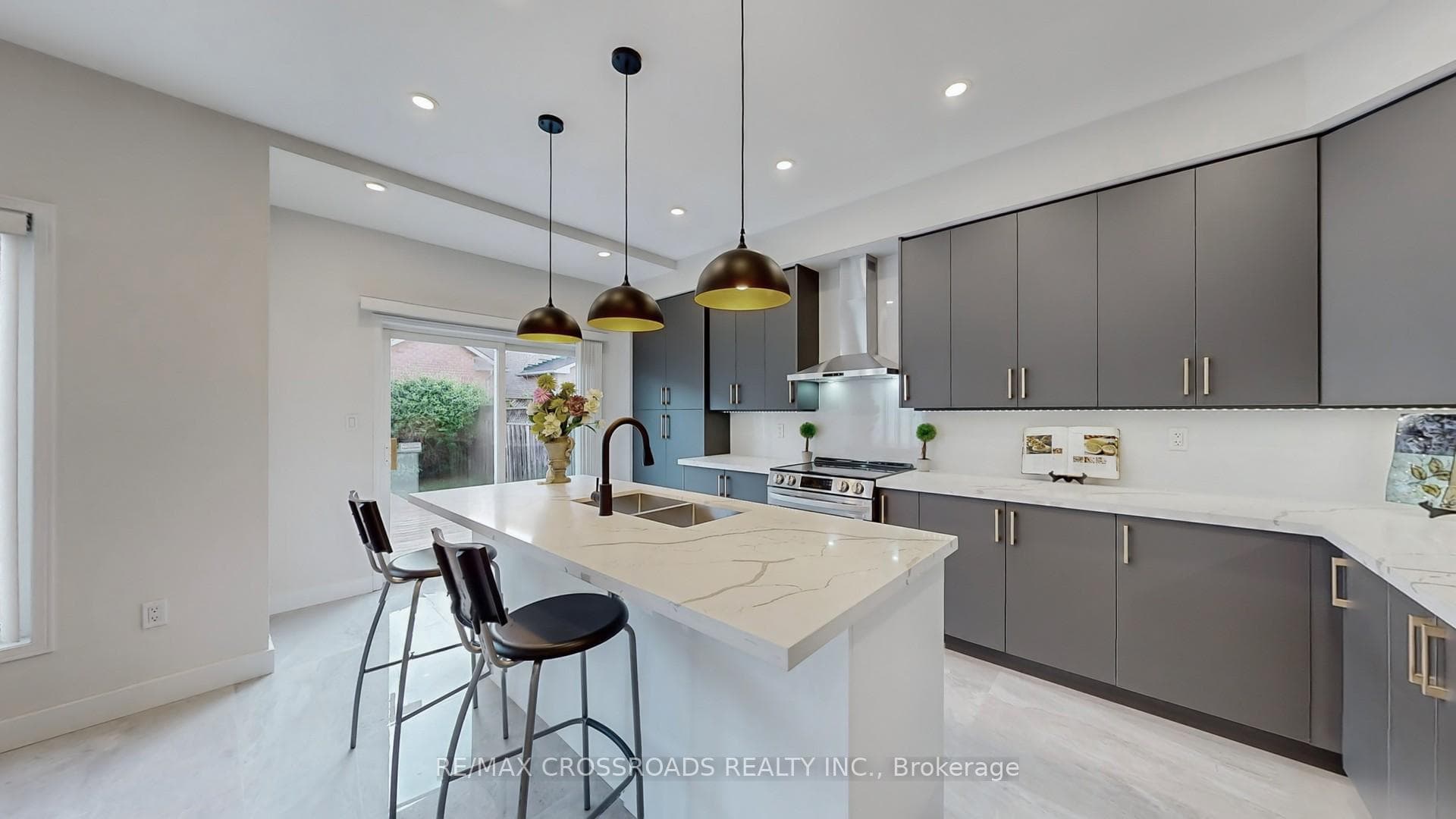 112 Alfred Paterson Drive photo 14