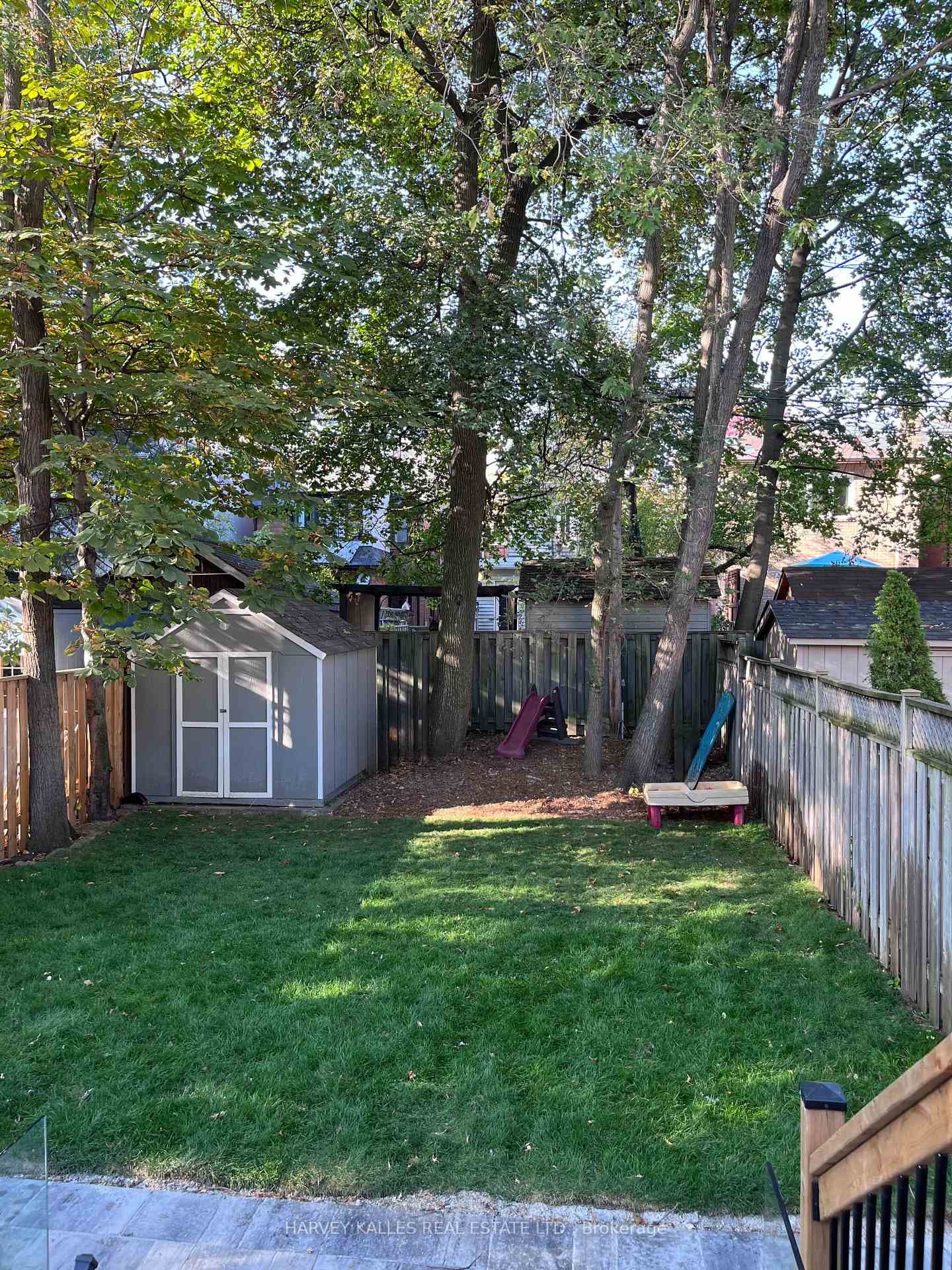 72 Castlefield Avenue photo 49