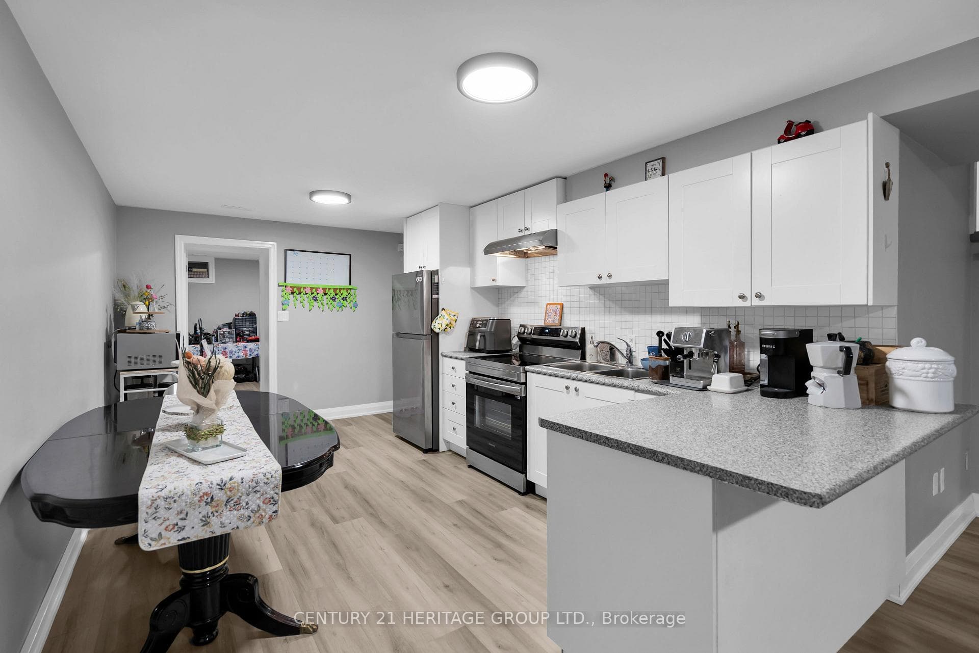 33 Sanderstead Avenue photo 31