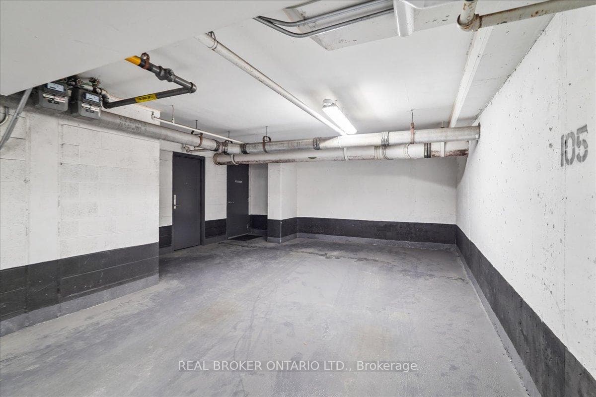 191 Duplex Avenue Unit 105 photo 33