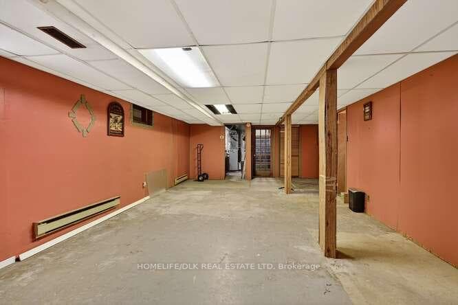 73 Adelaide St S Street photo 21