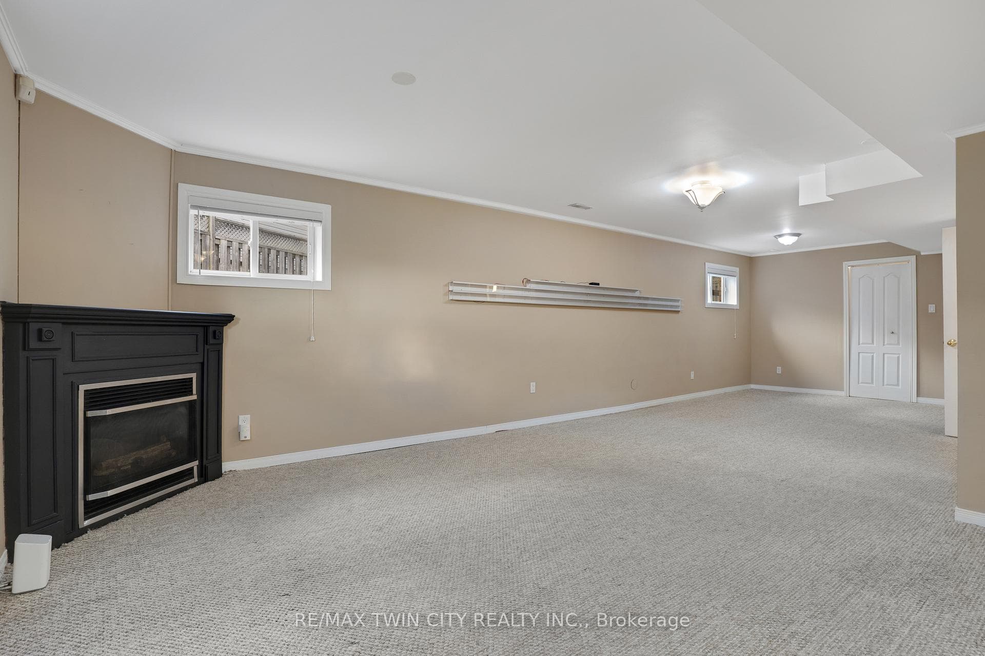 175 Stirling Macgregor Drive photo 32