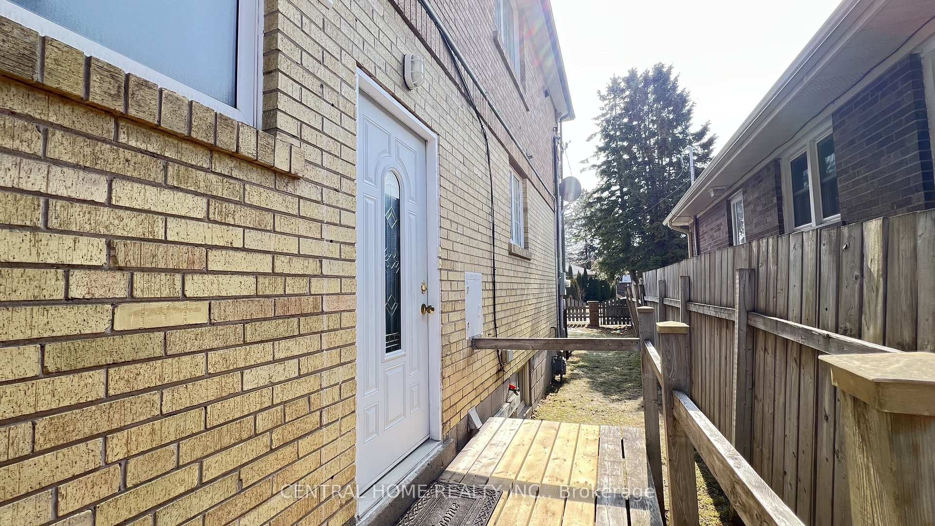 210 Jacey Ann Drive photo 2
