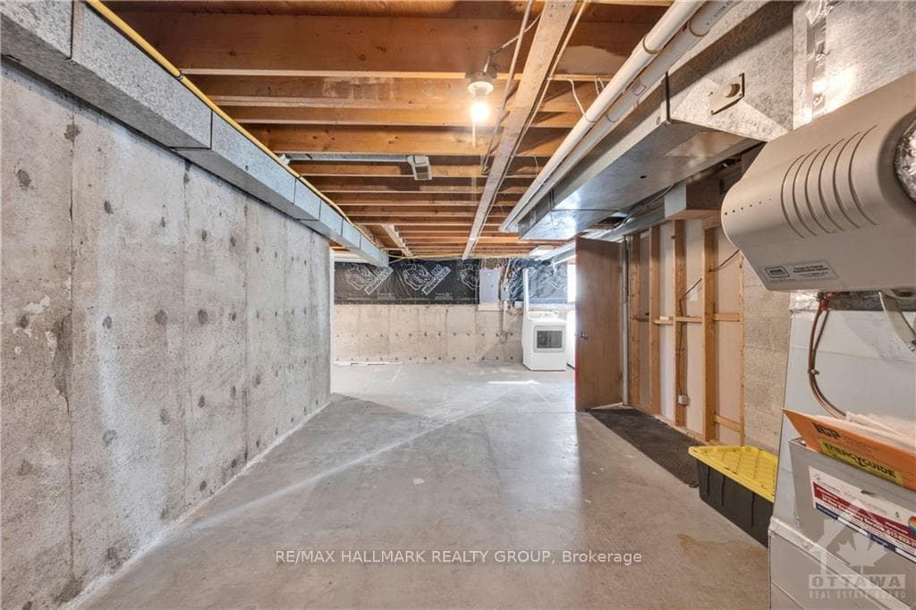 1838 BURFIELD Avenue photo 25