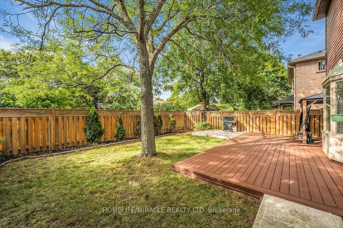 301 O'donoghue Avenue photo 41
