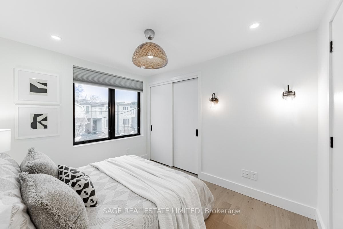 237 Lumsden Avenue photo 25