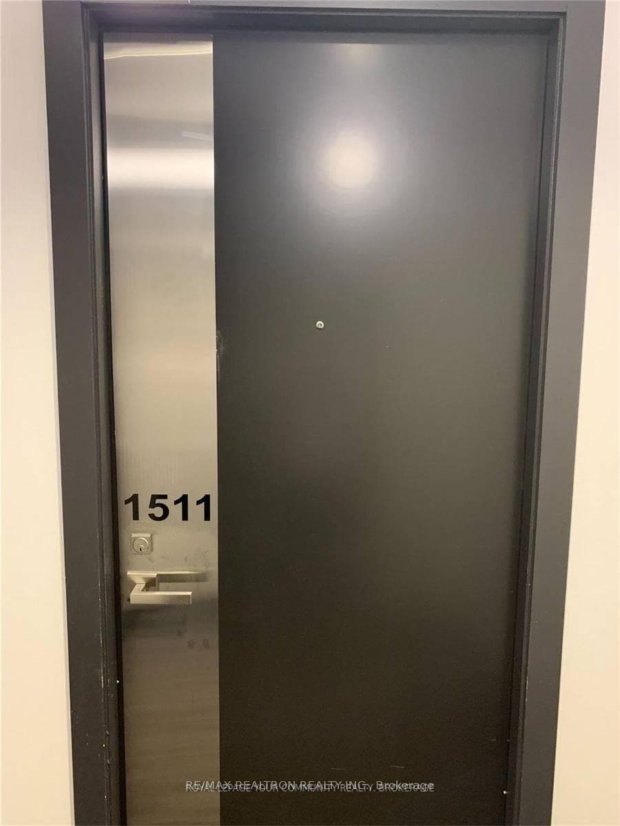 9471 Yonge Street Unit 1511 photo 8
