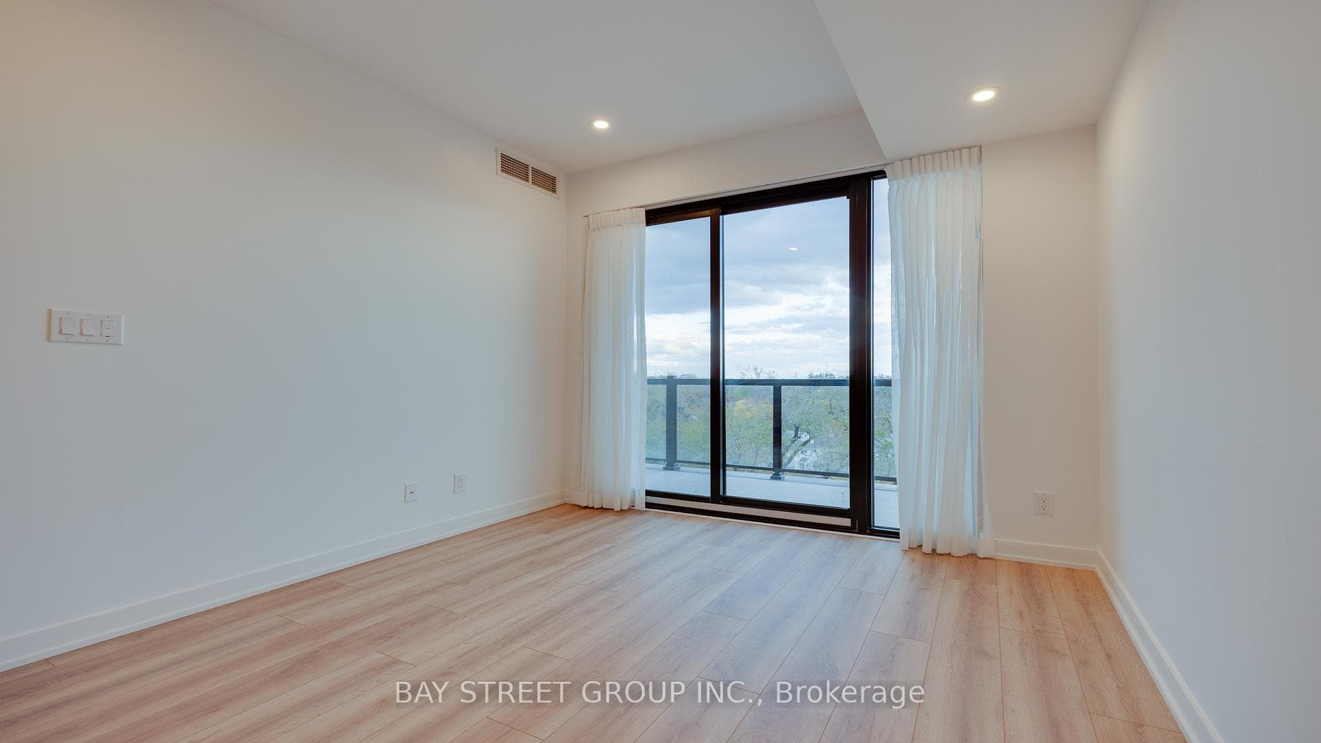 2799 Kingston Road Unit 723 photo 15