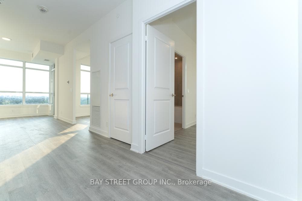 50 Upper Mall Way Unit 1005 B photo 6