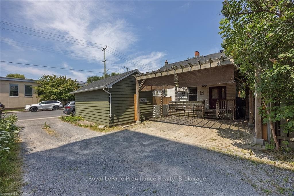 46 ORDNANCE Street photo 43