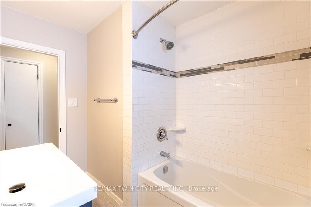 34 Close Avenue photo 12
