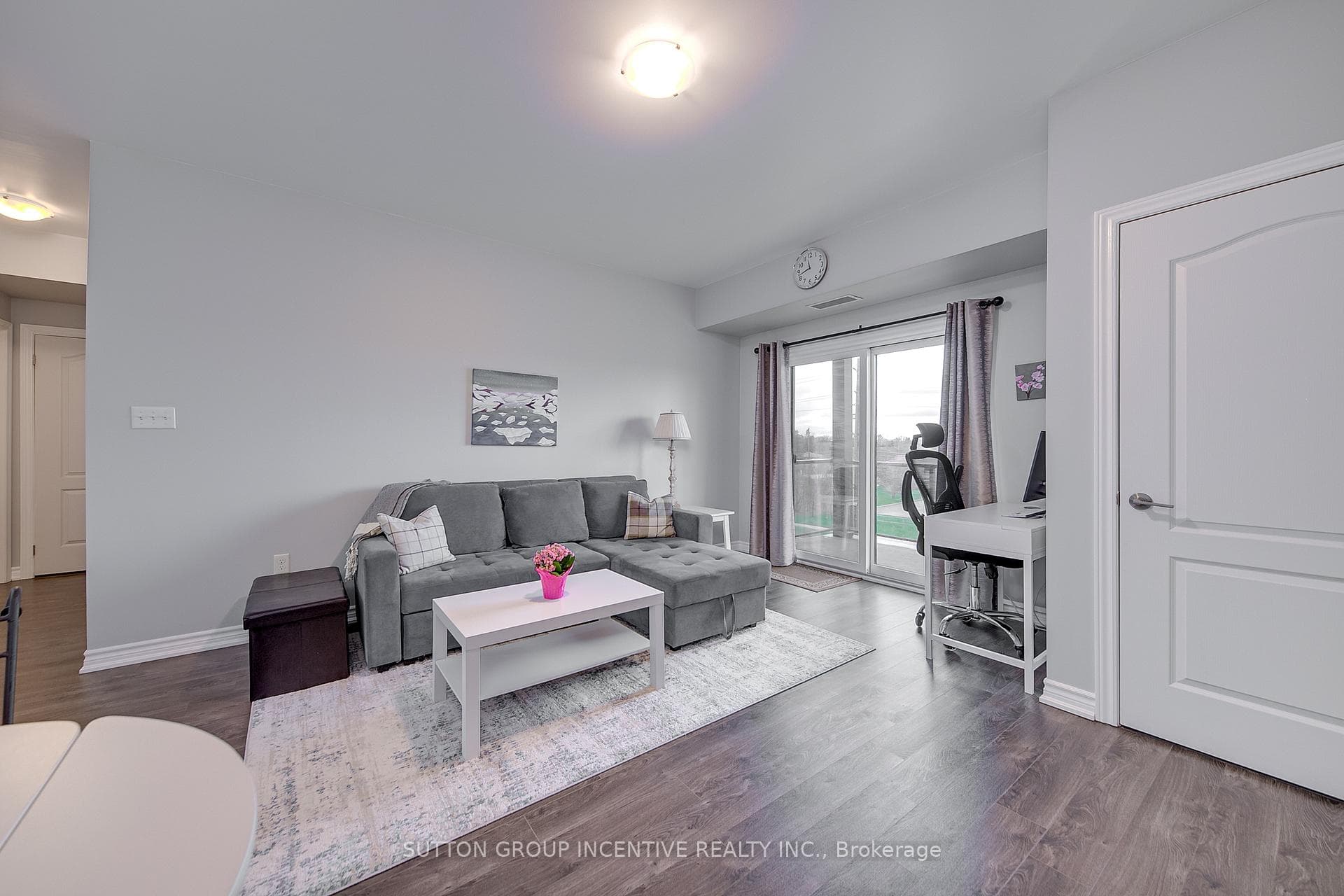 720 Yonge Street Unit 307 photo 9