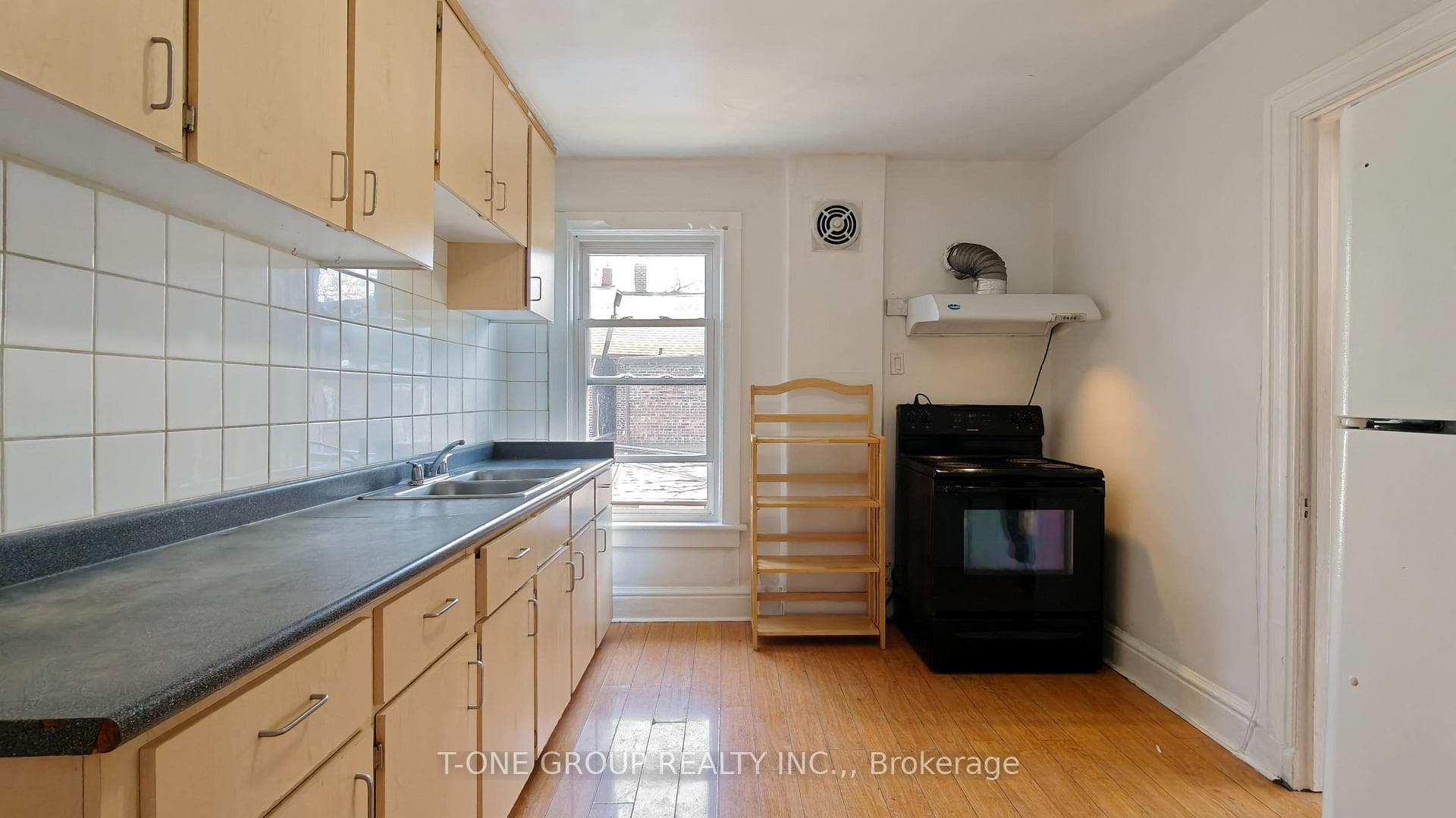 35 Lindsey Avenue photo 4