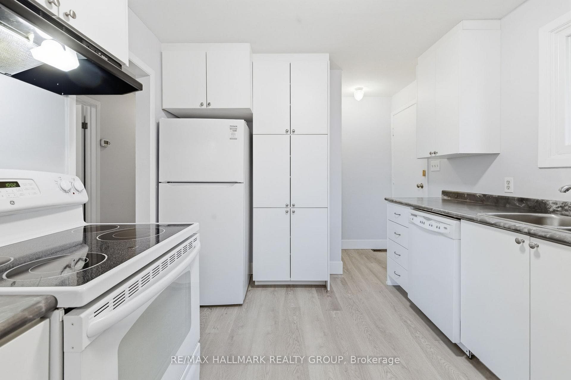 1259 Marenger Street photo 8