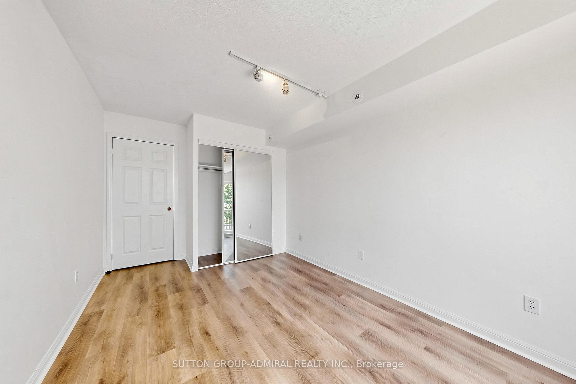 115 George Appleton Way Unit 2131 photo 13