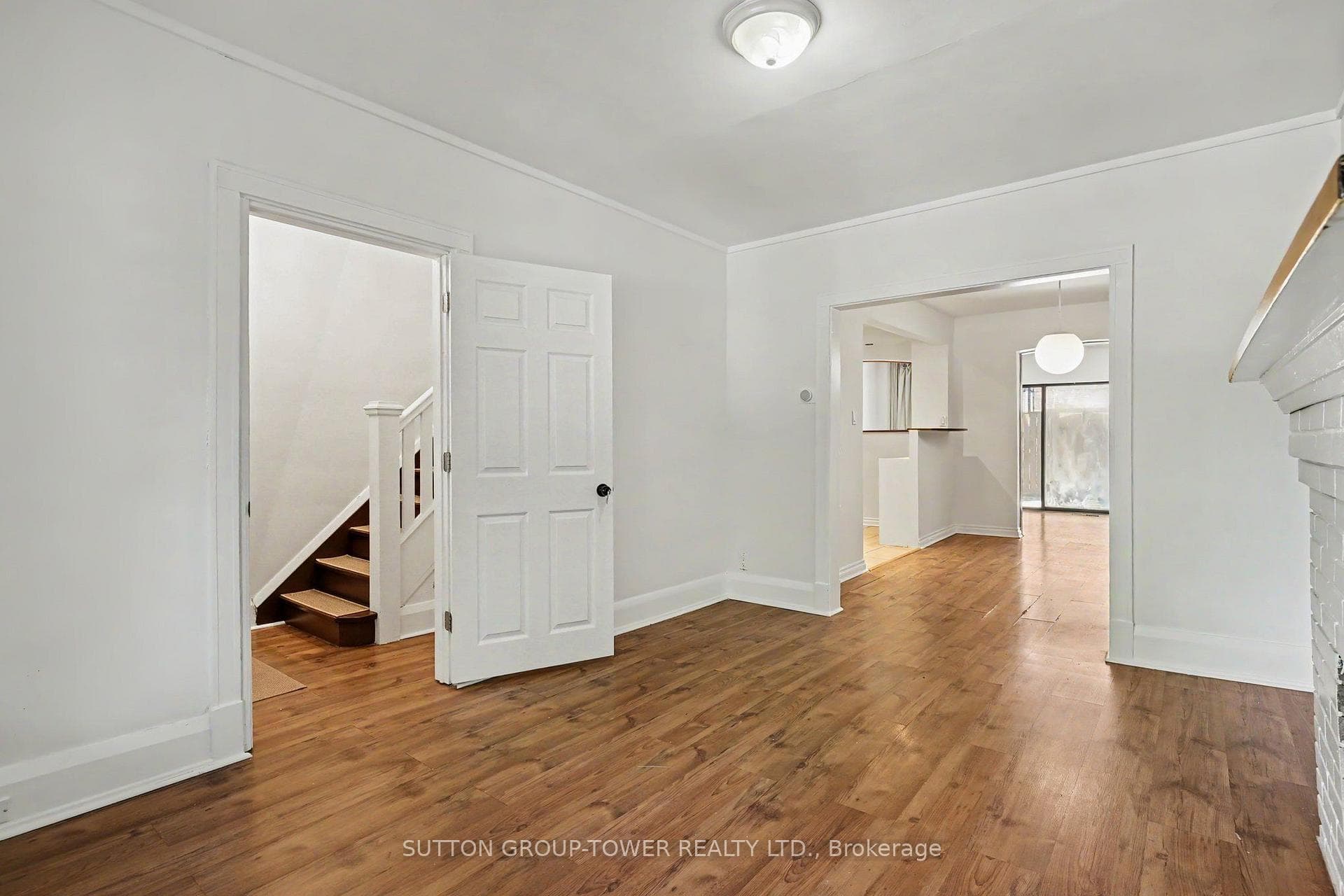 118 Castlefield Avenue photo 4