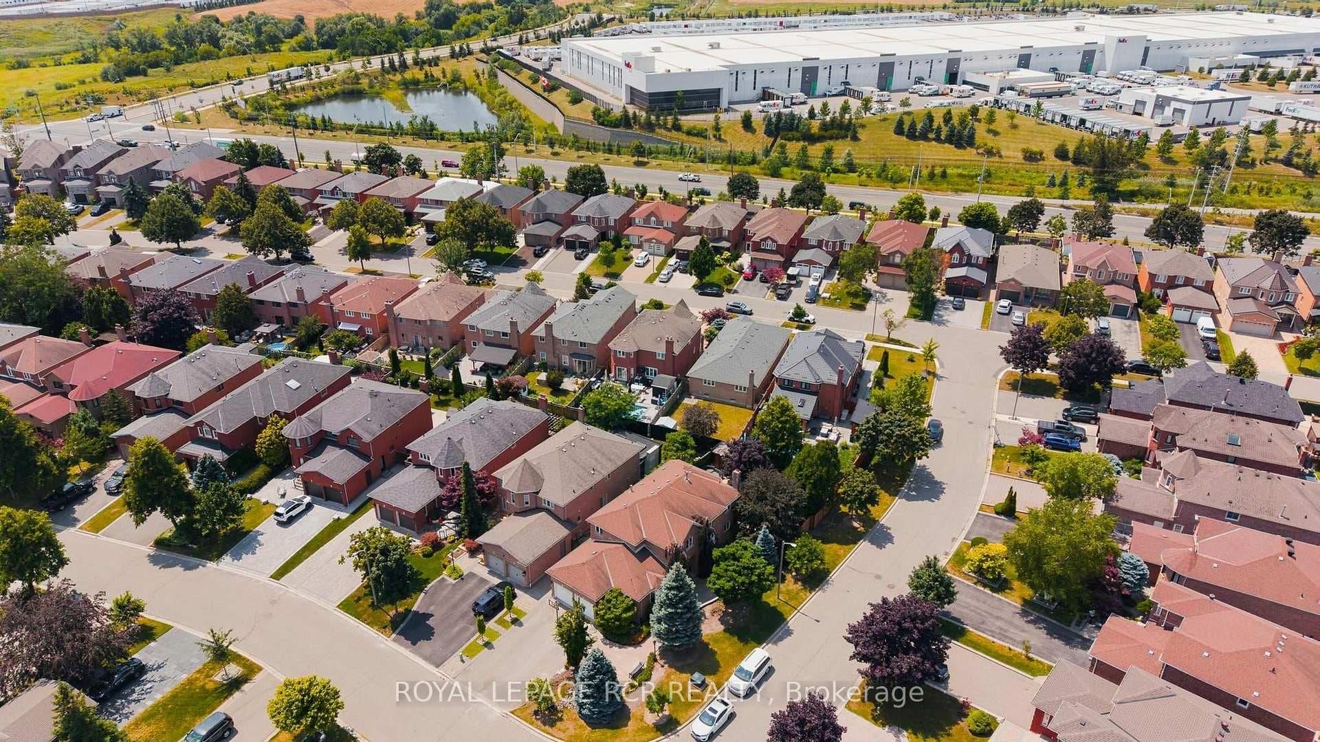 194 Andy Crescent photo 38