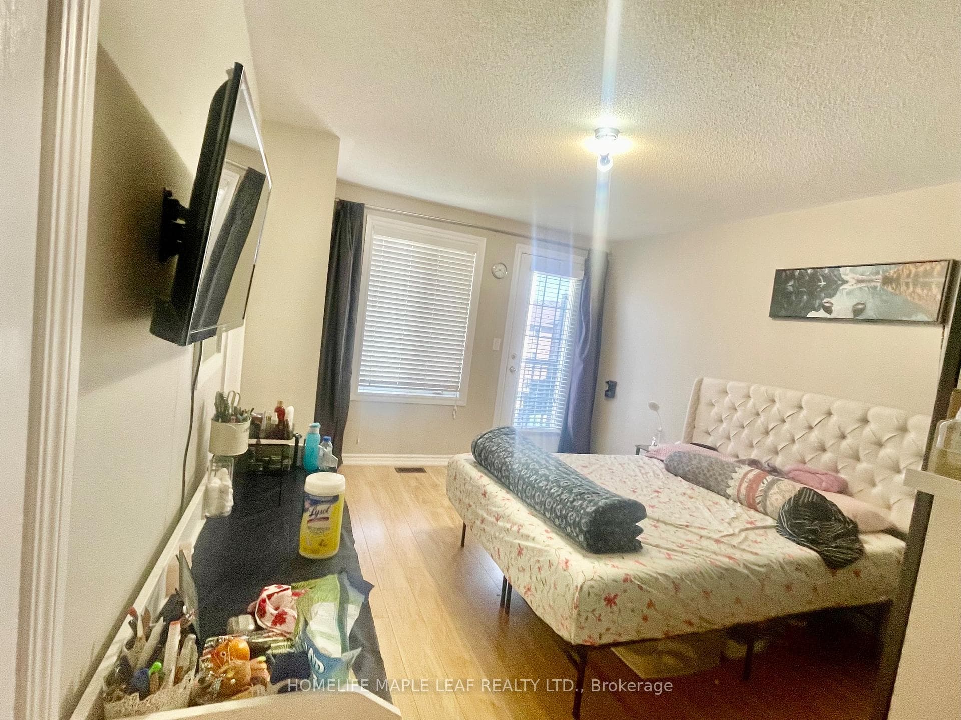 54 Miami Grove photo 8