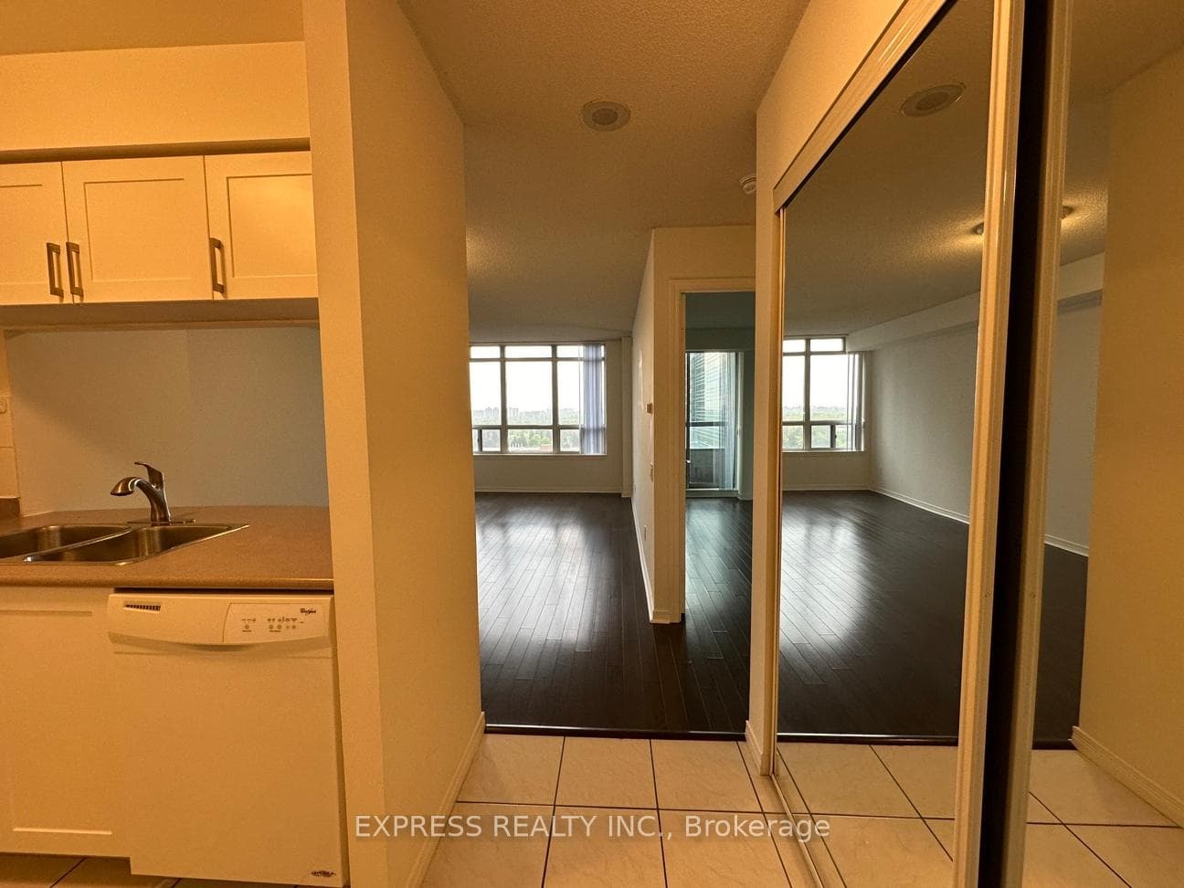 8 Hillcrest Avenue Unit 1202 photo 4