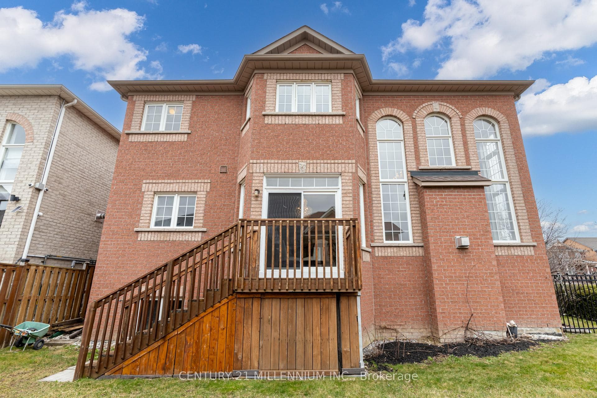 189 Alfred Paterson Drive photo 36